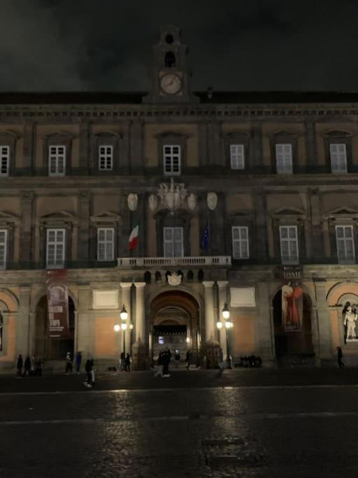 Casa Via Toledo. Centralissima E Vicina Al Porto Naples