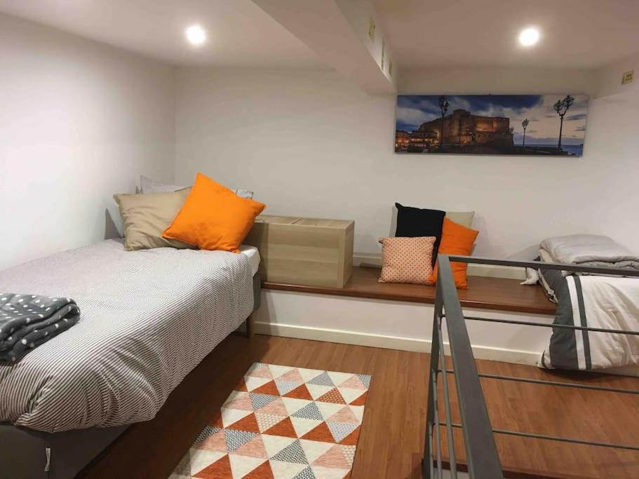 Apartment Casa Via Toledo. Centralissima E Vicina Al Porto Naples